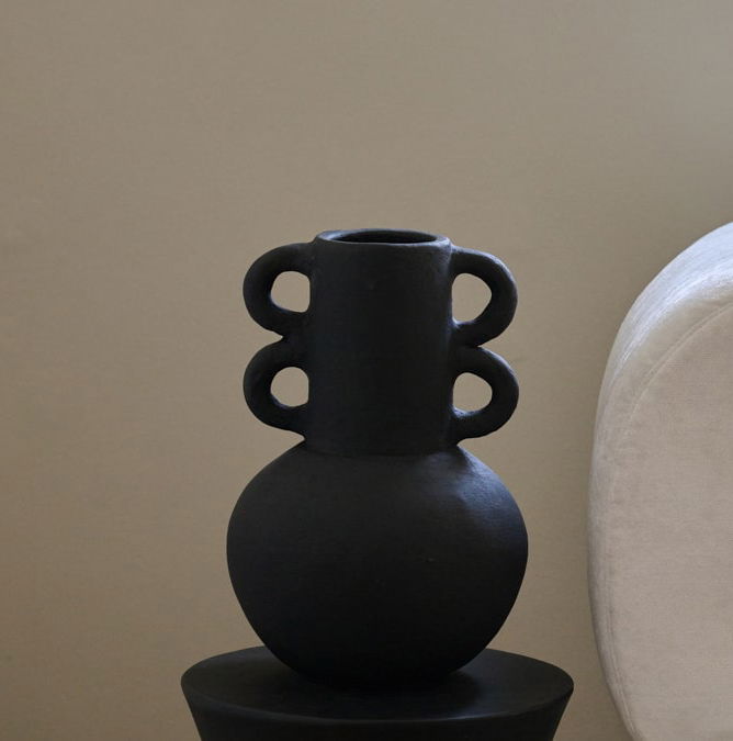 Beatrix Vase Black